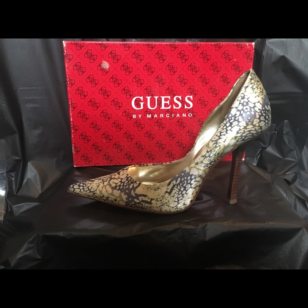 Snake 🐍 print guess punch toe heels 💋